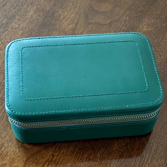 WOLF Other - WOLF Sophia Travel Zip Jewelry Case - Green Leather
